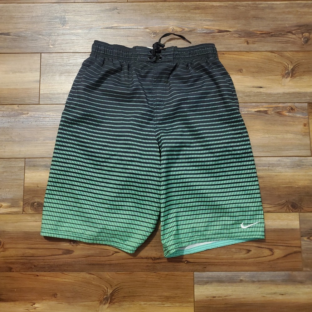 Nike Mens Swim Trunks Sz MEDIUM Green Black Ombre Gradient Board Shorts Size M